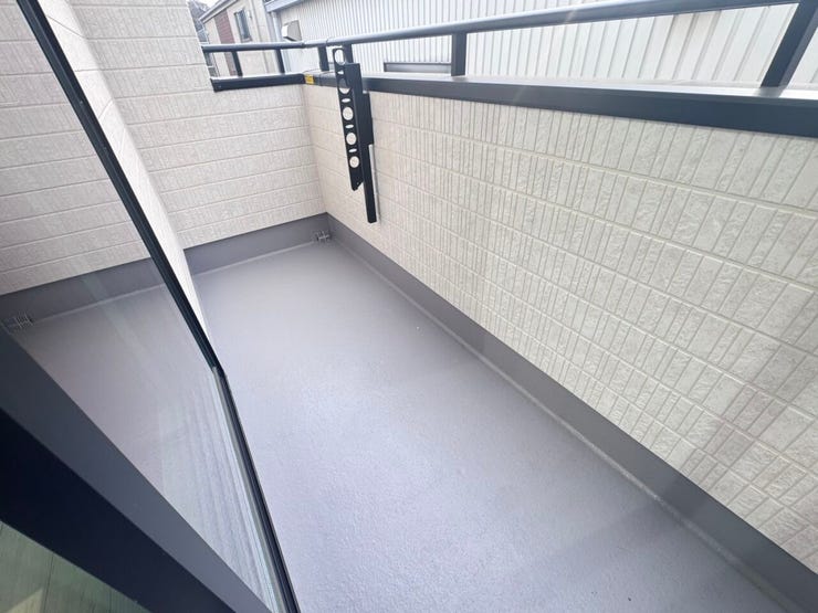 ◎バルコニー2-D号棟(2/6撮影)
南向きのバルコニーは日当たりも良く、洗濯物も気持ち良く干せそうです。