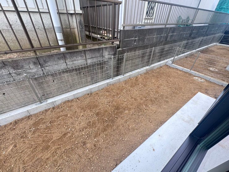 ◎南庭:2-D号棟(2/6撮影)
リビングの窓を開けるとちょっとした南庭スペースが!家庭菜園や夏にはお子様とプール遊びなども楽しめそうです!