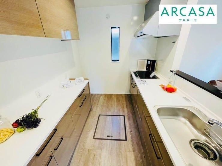 *施工事例*
IHクッキングヒーターはお掃除がとてもしやすいです。広々としたキッチンはご夫婦や親子で料理を楽しむことができます♪