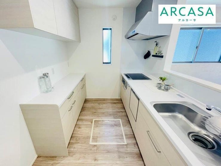 *施工事例*
便利な食器洗浄乾燥機付き!お皿洗いのサポートをしてくれます。節水もできるので嬉しいですね。