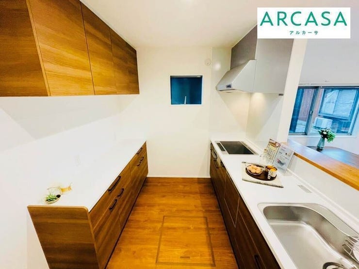 *施工事例*
キッチンと同調のカップボード付き♪たくさん食器や食材を収納することができます!