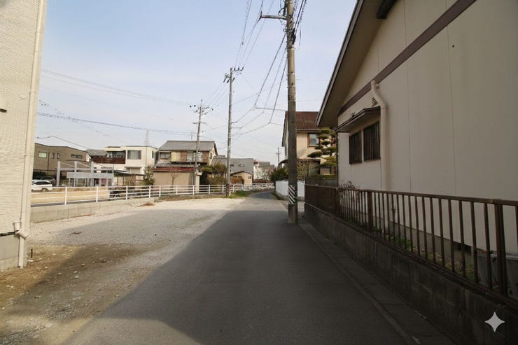 軽自動車やコンパクトカーなど小回りの利くお車での通行が便利です。