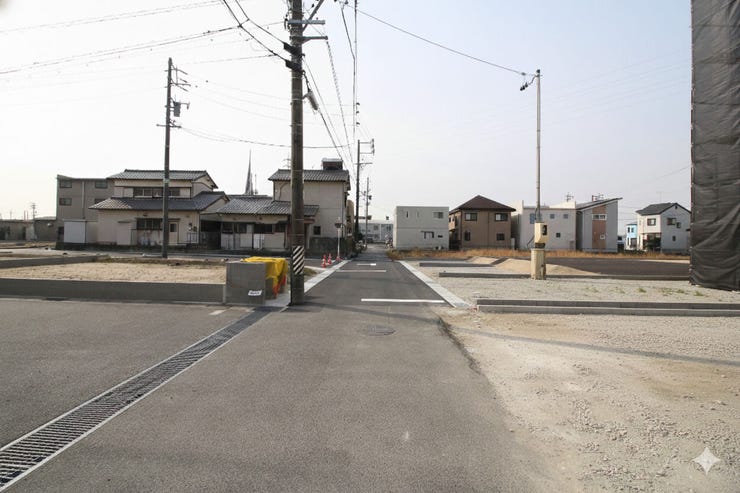 軽自動車やコンパクトカーなど小回りの利くお車での通行が便利です。