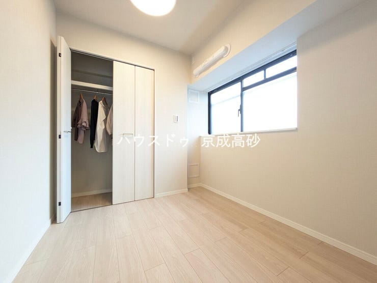 広すぎないスペース。
お子様のお部屋や書斎など、新居での生活の夢が膨らみますね!