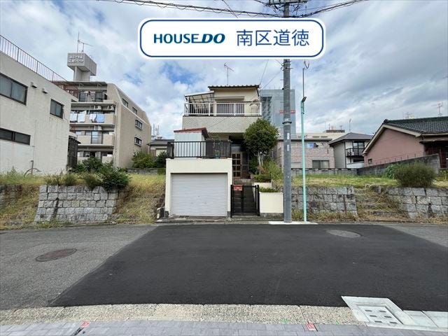 【外観】
約105.60坪のゆとりある広さのお土地です!南向きのため日当たり良好です◎
地下鉄桜通線/新瑞橋駅 徒歩約10分、地下鉄名城線/瑞穂運動場東駅 徒歩約11分。
(2025年10月27日撮影)