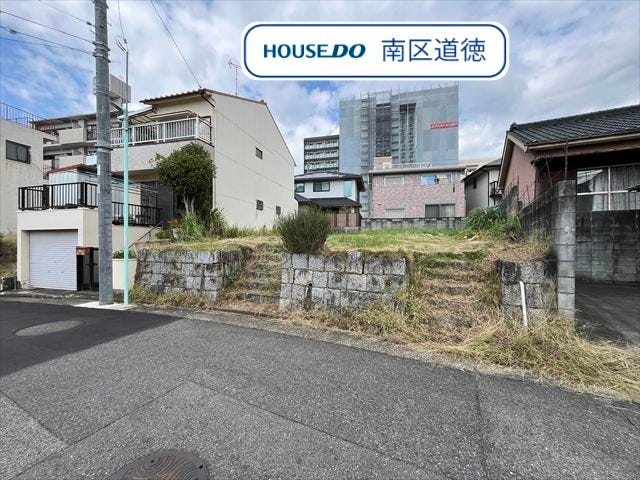 前面道路より高い位置にあり、プライバシーの確保や水害への強さがメリットです◎建築条件が無い土地ですのでお好きなハウスメーカーで建築可能です!
(2025年10月27日撮影)