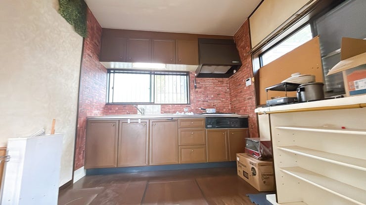 大きなシンクと調理台で、キッチンでの作業がはかどります♪