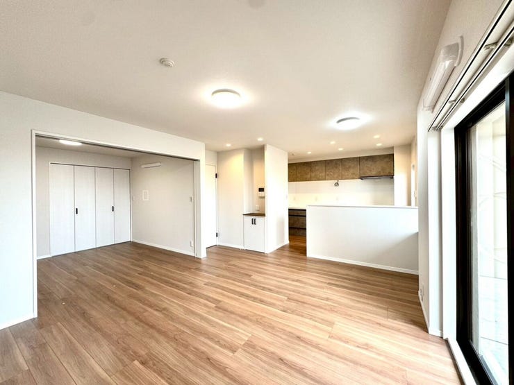 【Living】広さと明るさにこだわったリビング。家族とのコミュニケーションが弾む空間です。