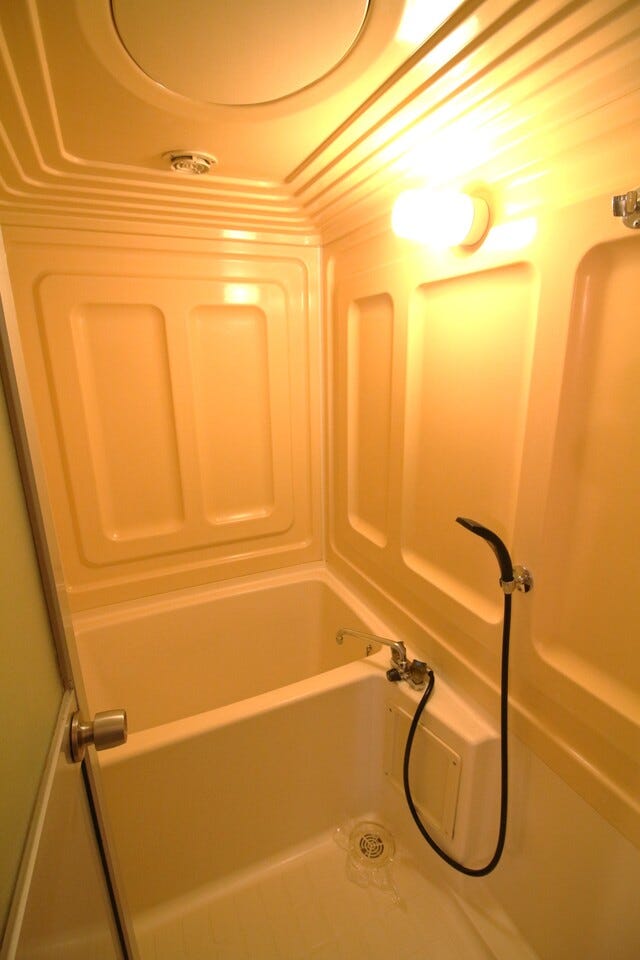 一日の疲れを癒してくれる浴室♪ゆったりサイズのバスタブでくつろぎのバスタイムをお過ごしください!