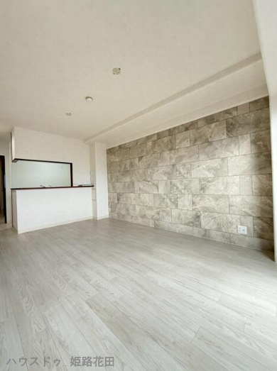 【外観】
室内フルリノベーション済