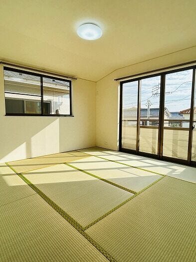2F和室
陽当り良好!
畳表替え
障子貼替
襖貼替