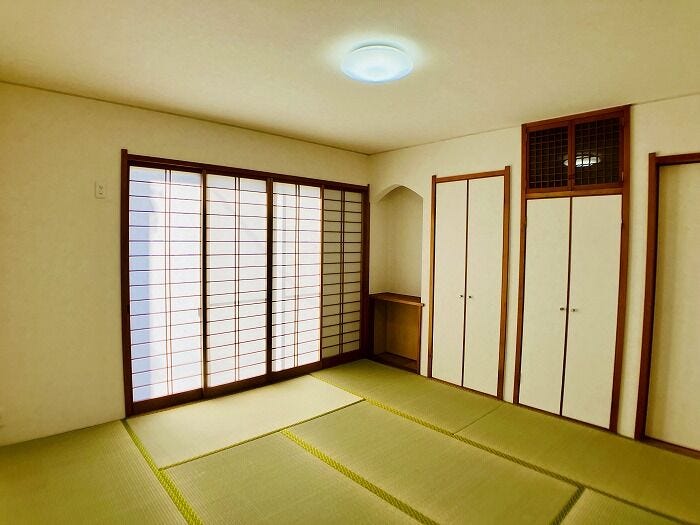 1F和室8帖
畳表替え
障子貼替
襖貼替