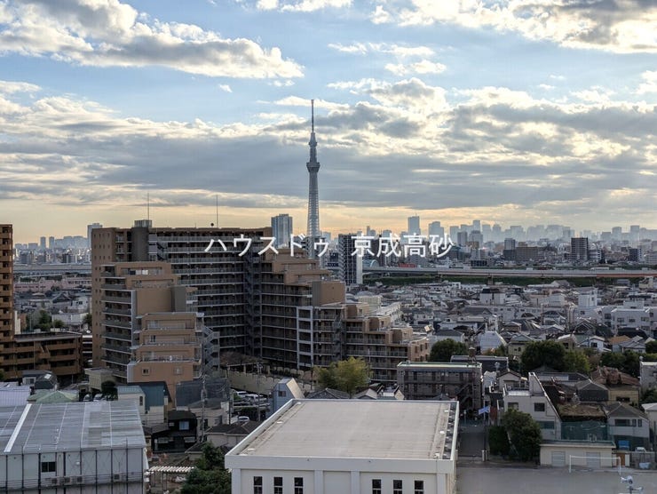 今日も、明日も、この街で。毎日同じに見える風景も、マイホームからの景色は日毎に違う表情を見せてくれます。
晴れた日にはスカイツリーも望めます。