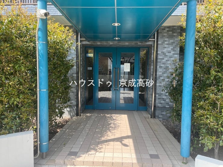 外と内をつなぐエントランスは管理が行き届き、居住者を優しく迎え入れてくれます。