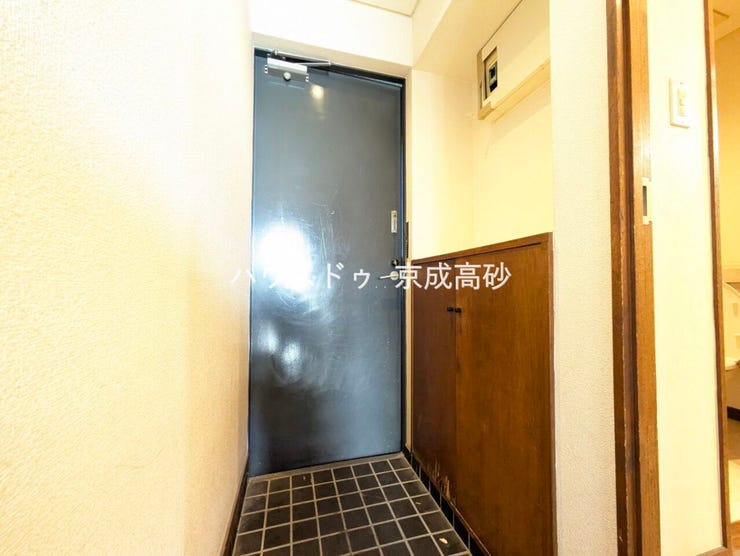 お家に出会う人々を出迎える玄関だからこそ、広々清潔感あふれる空間にしたいですね!