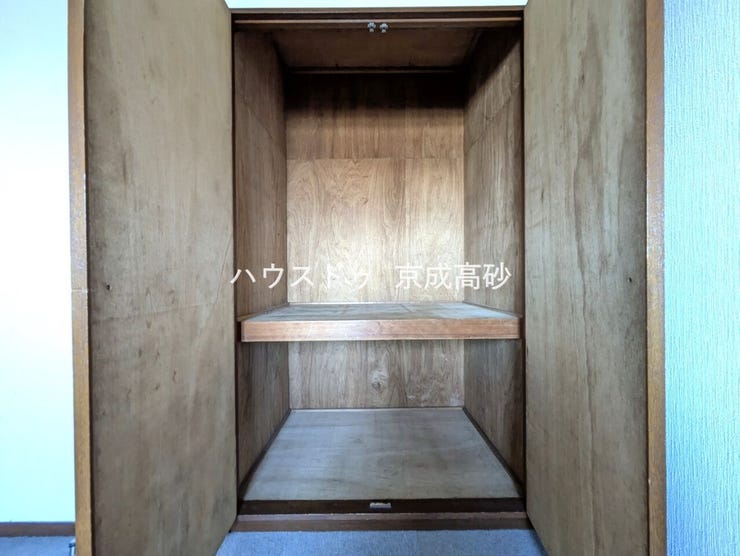 適材適所の収納付きです。