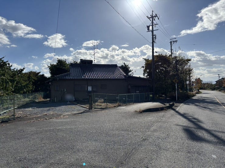 ■上物も併せての引き渡しになります。
■既存宅地の為、どなたでも建てられます。