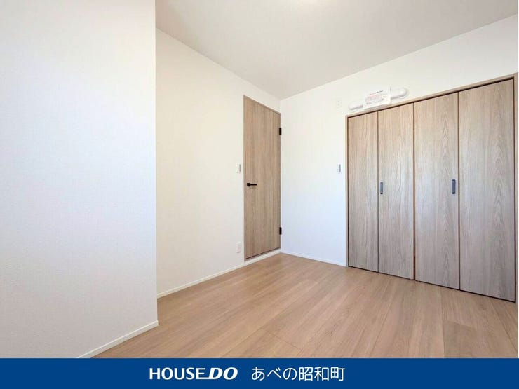 大型クローゼットでスッキリ片付く室内