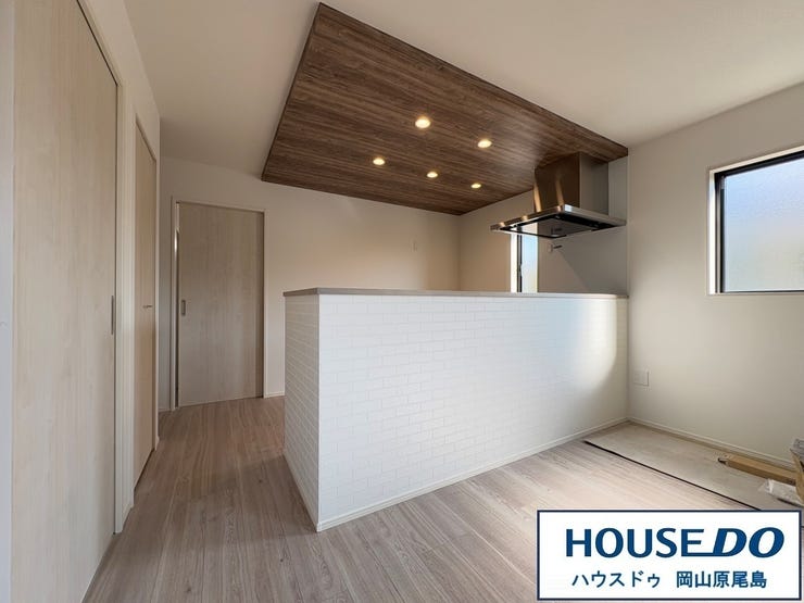 対面式のキッチンで、会話をしながらお子様のリビング学習を見守りながらお料理が捗りそうです♪
※同施工会社の物件イメージ写真です。