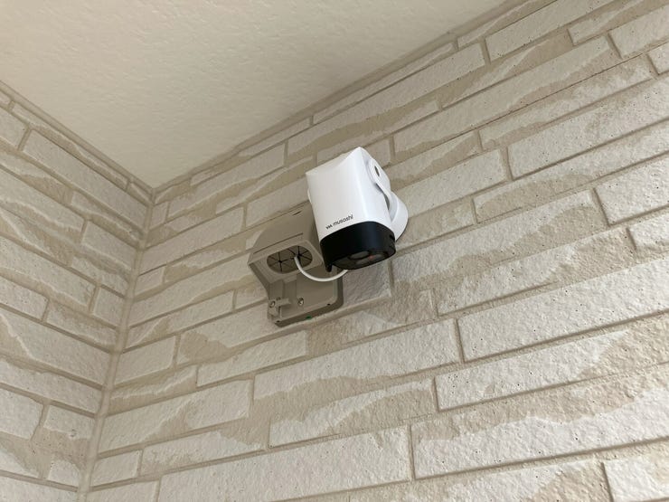 同型写真。
専用アプリを通して映像確認が可能。外出先から確認ができ便利です。