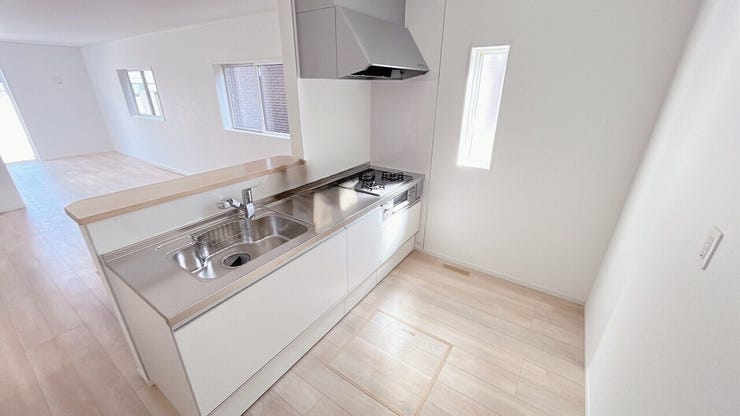 料理の幅が広がるグリル付き3口ガスコンロ。同時調理ができて毎日の家事が快適に。