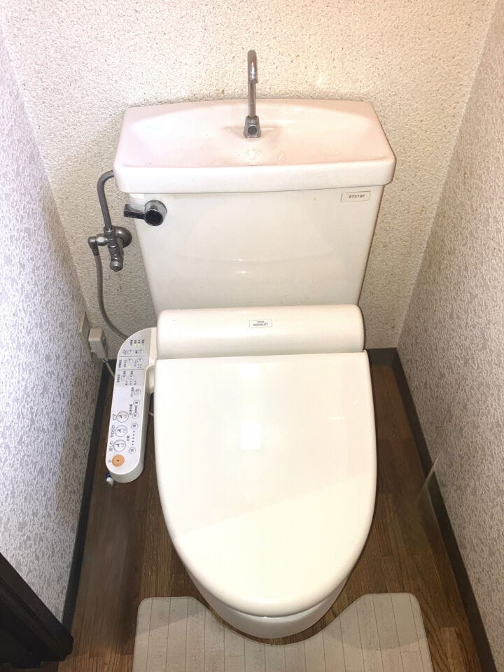 中二階のトイレ。