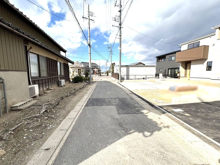 前面道路は近隣にお住まいの方のみが利用いたしますので、お子様が小さいなご家庭でも安心ですね!