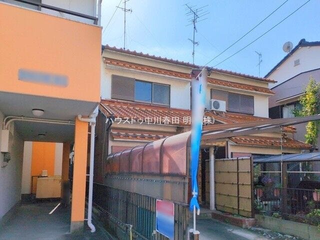 静かな住宅街にありながら、生活に必要な施設がすぐ近くにあり、毎日の暮らしがもっと便利になるおうちです♪