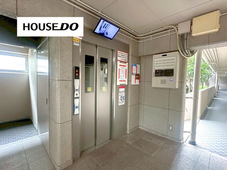 全階停止のエレベータで、小さいお子様が居る方も楽に移動できます♪
