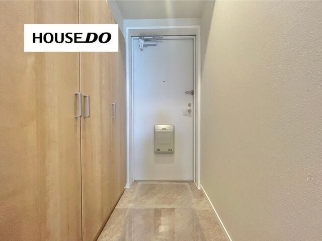 玄関には大容量のシューズボックスをご用意しました。ご家族分の靴はもちろん、ブーツや長靴、季節ごとに使うサンダルなどもすっきり収納可能です。