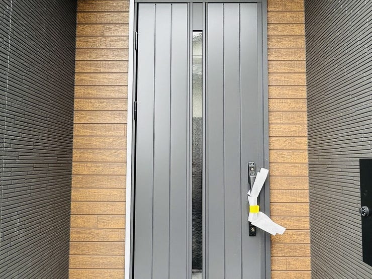 ◇外観から見た玄関☆