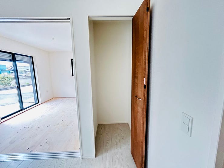 ◇リビングの収納スペース☆季節の家電や掃除機などの収納に☆