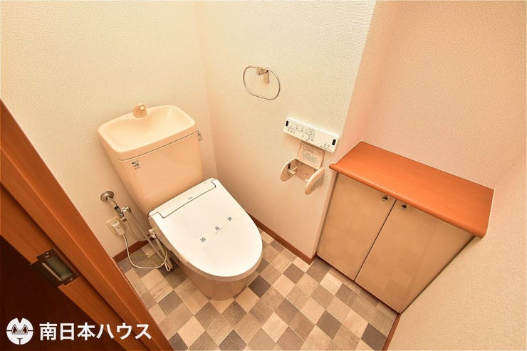 【トイレ】温水洗浄便座機能付きのトイレです!