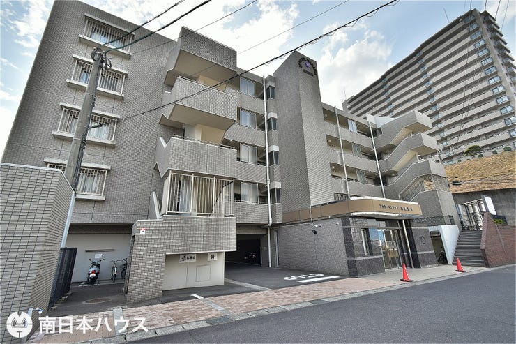 【外観】
【フラワーマンション西鹿児島】
6階建ての4階部分のお部屋です!