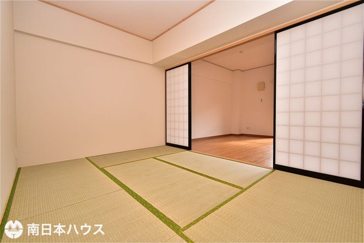 【和室】6帖の和室です!廊下とリビングから出入りできます♪