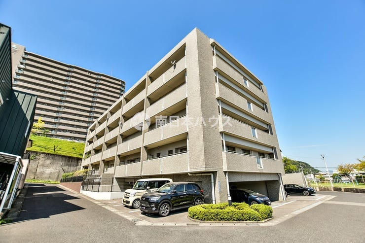 【フラワーマンション西鹿児島の外観】