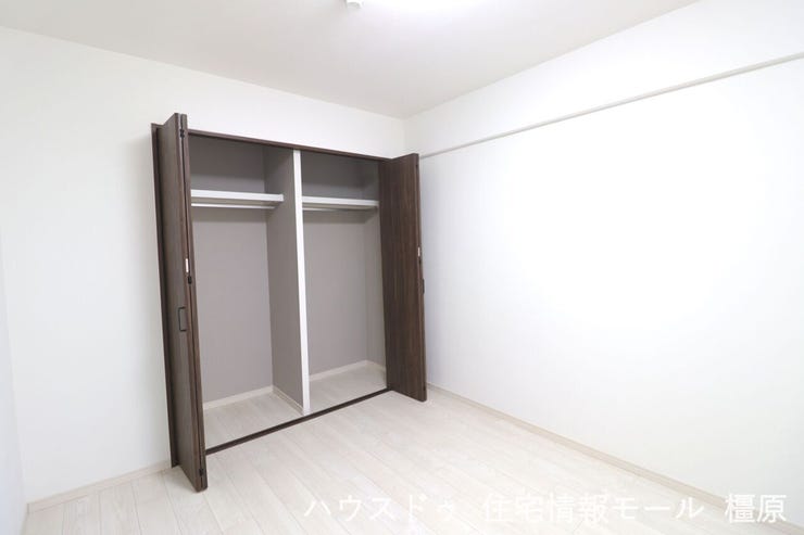 【約5.1帖】大容量のクローゼットをもうけており、沢山の衣類や小物もすっきり整理できます。