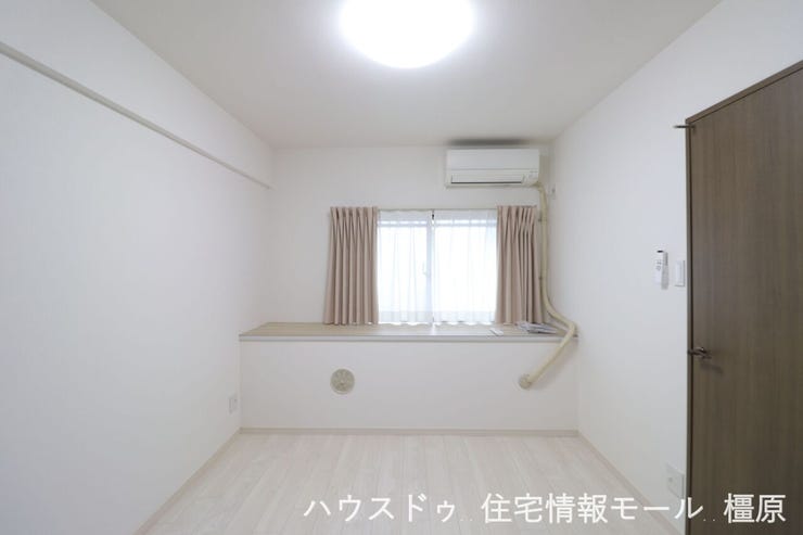 【約5.1帖】エアコンと照明器具付なのは嬉しいポイントですね