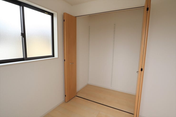 ◇クローゼット◇ 同仕様
全居室収納付き♪
お部屋がスッキリとお使いいただけます♪