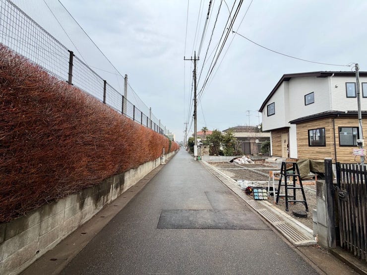 保育所や小学校は徒歩2分!スーパーやドラックストアも近くて便利♪
