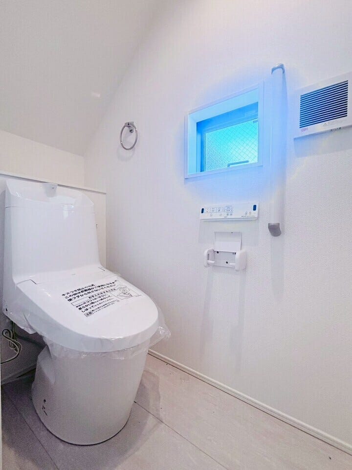 温水洗浄便座はトイレットペーパーの使用量が減ることで、経済的にも環境的にもメリットがあります♪