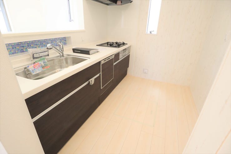 ◇キッチン◇ 同仕様
使い勝手の良いカウンターシステムキッチン♪
家事がはかどりそうです♪