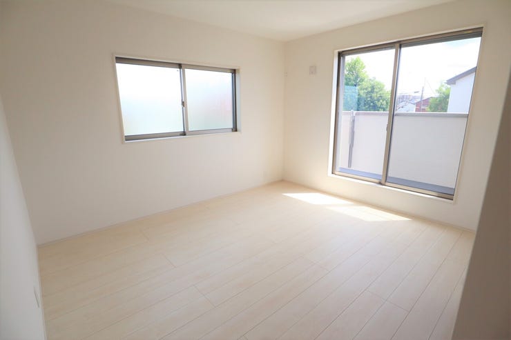 ◇洋室◇ 同仕様
2面採光のお部屋は明るく風通しが良いです♪
収納もしっかり出来ますよ!