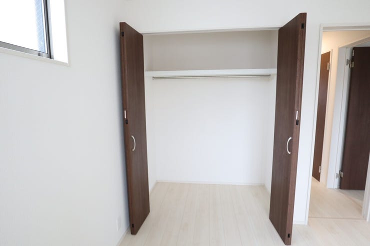 ◇クローゼット◇ 同仕様
全居室収納付き♪
お部屋がスッキリとお使いいただけます♪