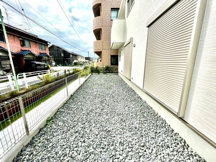 広い庭ではバーベキューグリルを設置して、週末のアウトドアクッキングを楽しむことも可能です♪