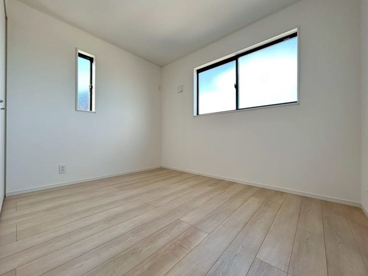 2面採光で日差したっぷりの洋室、書斎や子供部屋にピッタリです