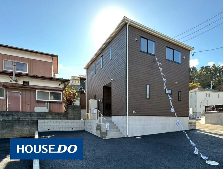 【外観】
並列駐車3台可♪
オール電化の制震住宅が10月完成!