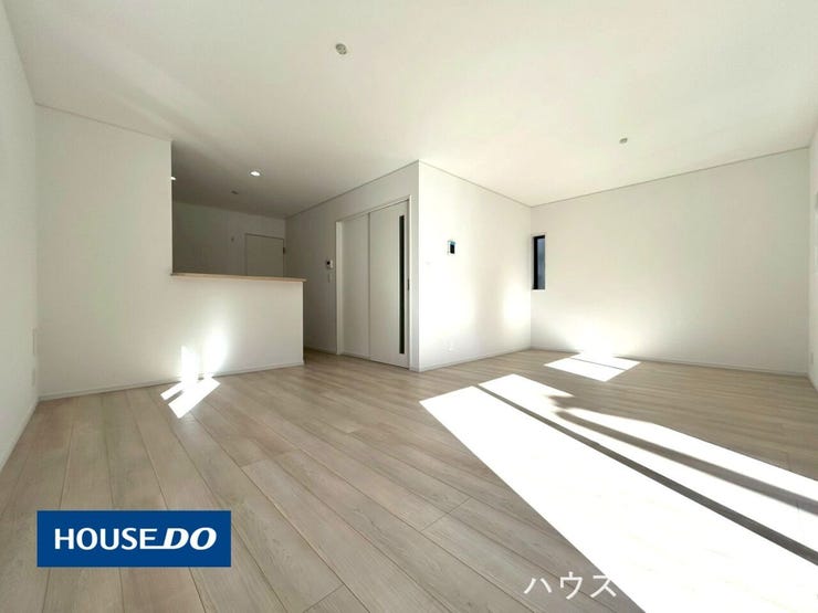 リビングダイニングキッチンは広々18.3帖!