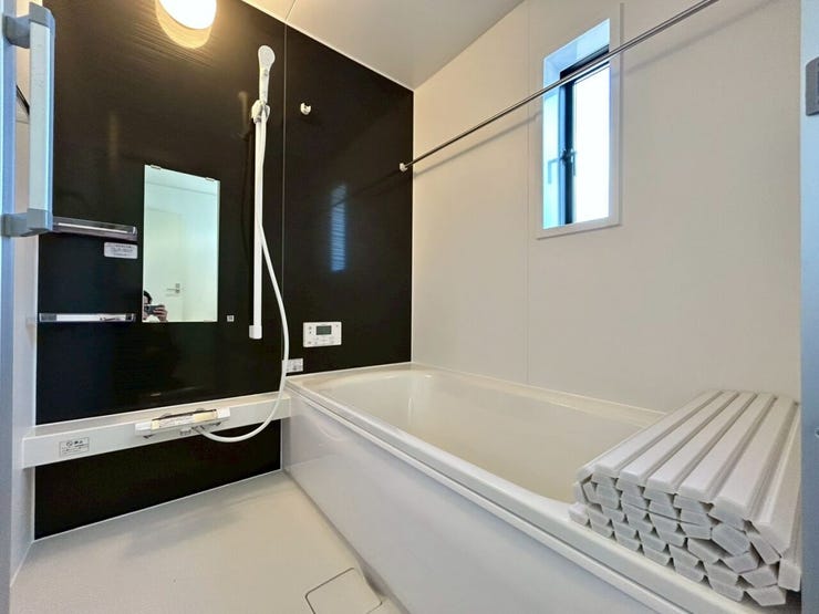 広々ゆったりとしたバスタブで一日の疲れも癒されます