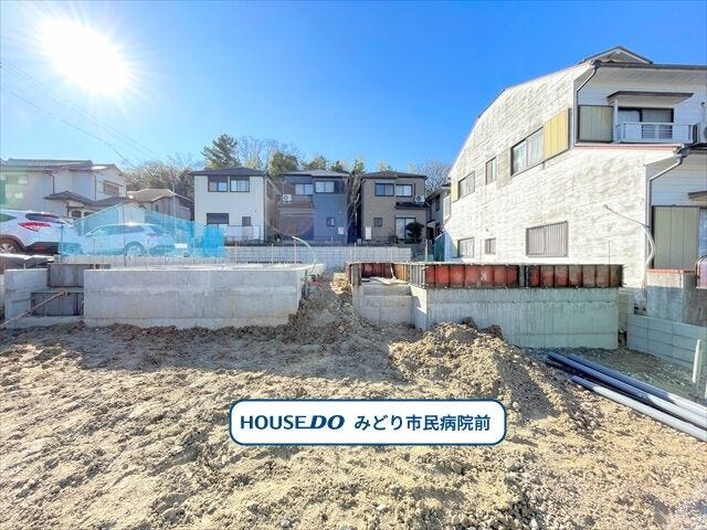 【外観】
【漆山エリア】新築戸建て全3棟が登場です◎
名鉄名古屋本線/左京山駅まで徒歩9分
・マックスバリュ左京山店まで徒歩11分(約840m)
・ウエルシア名古屋曽根店まで徒歩9分(約710m)